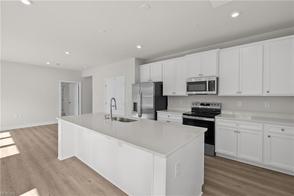 7102 Bridgeway Drive 102 — photo