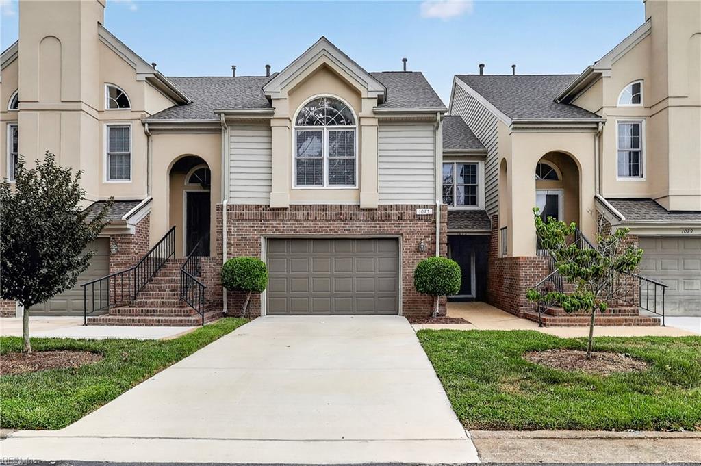 1075 Hanson Way — photo