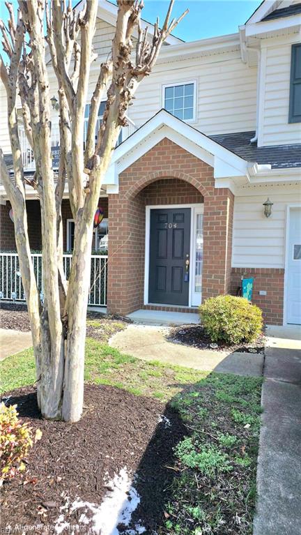 704 Rustads Circle — photo