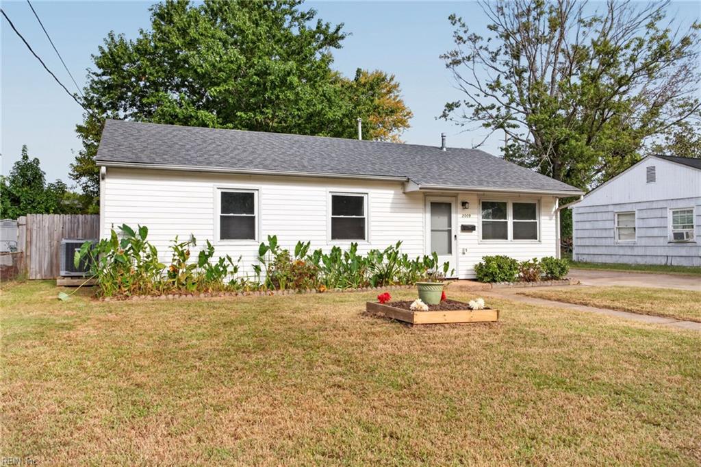 2009 Bancroft Drive, Hampton, VA 23663 — photo 2