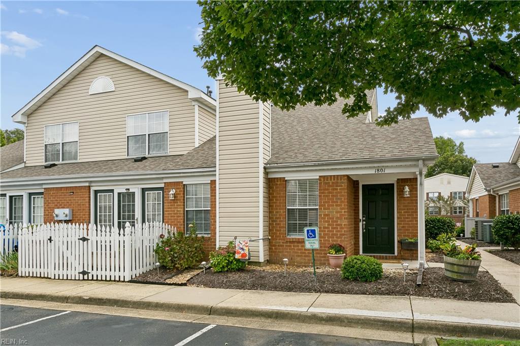 1801 Westgate Circle — photo