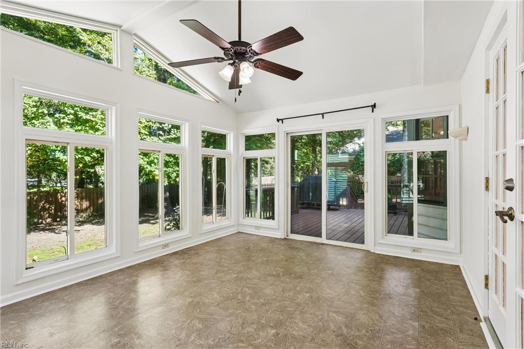 194 Lewis Robert Lane — photo