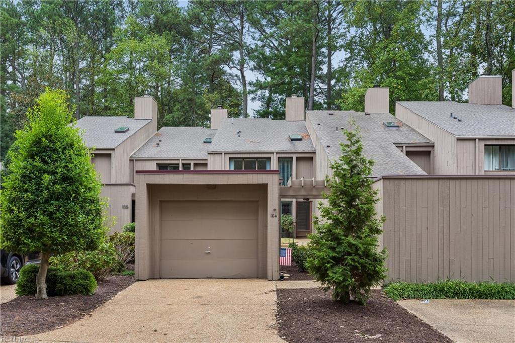 104 Harrops Gln — photo