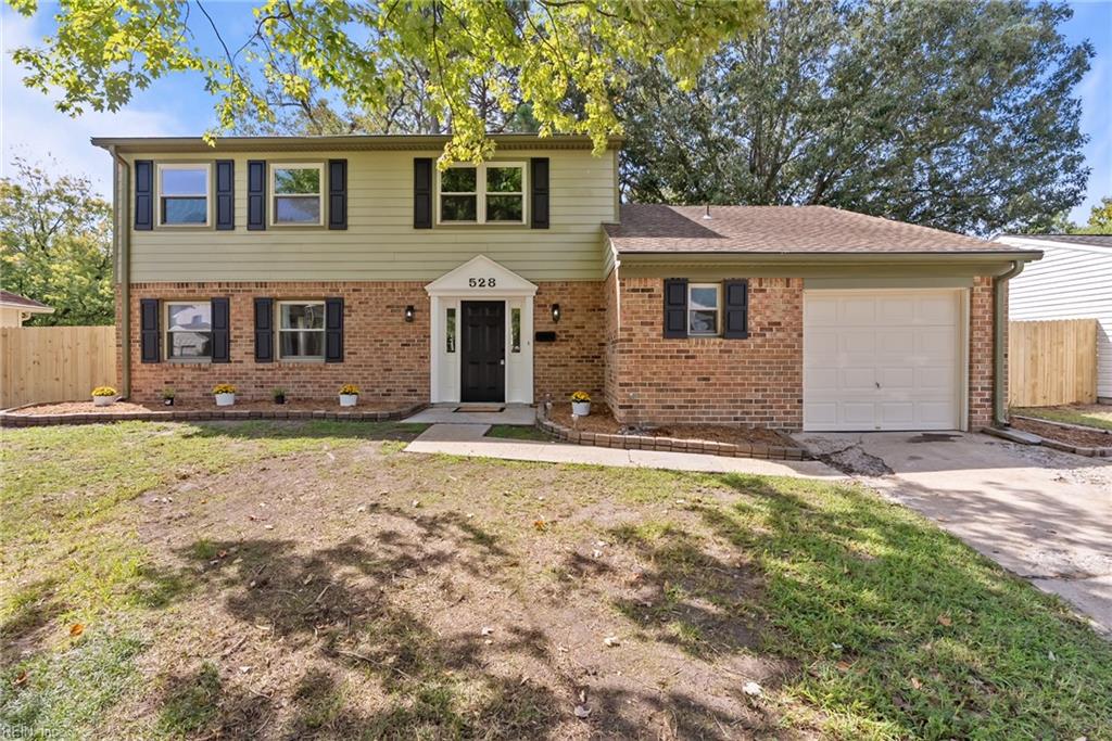 528 Woodlake Road — photo
