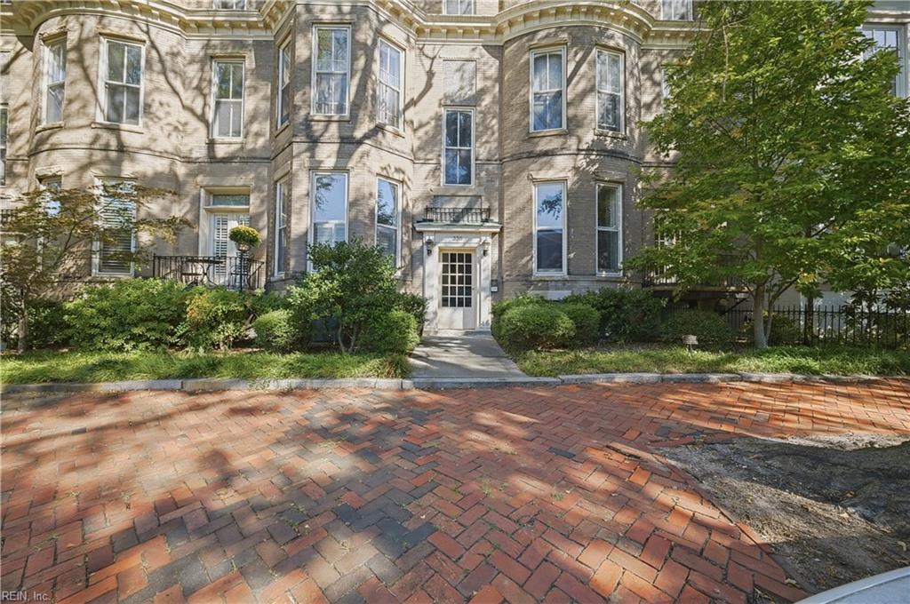 338 W Freemason Street — photo