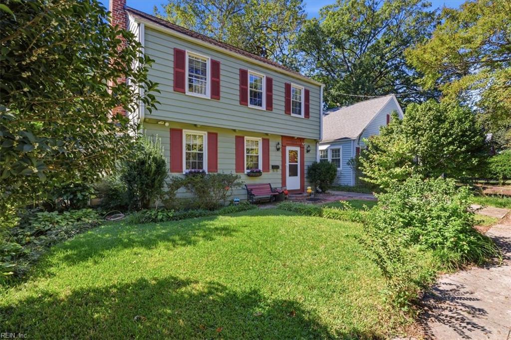 1215 Azalea Court — photo