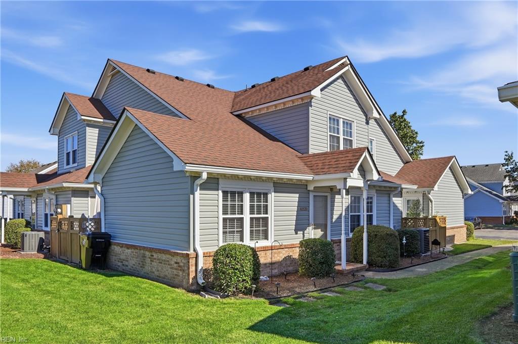 5244 Lake Victoria Arch — photo