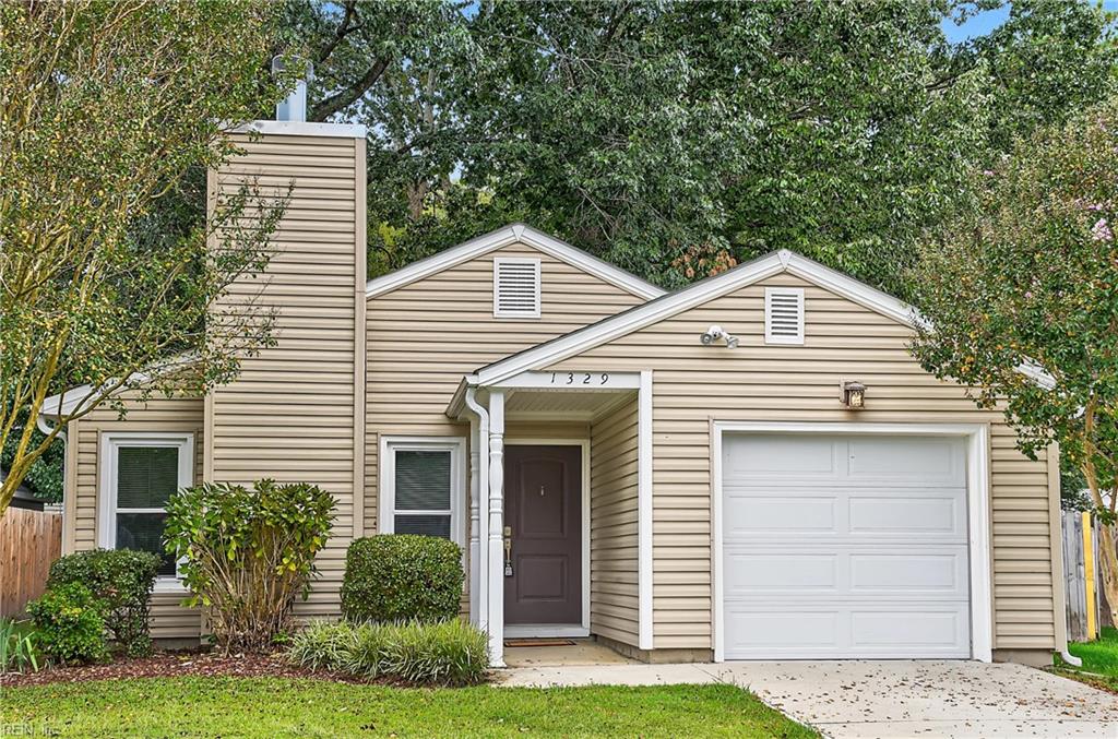 1329 Fernside Court — photo