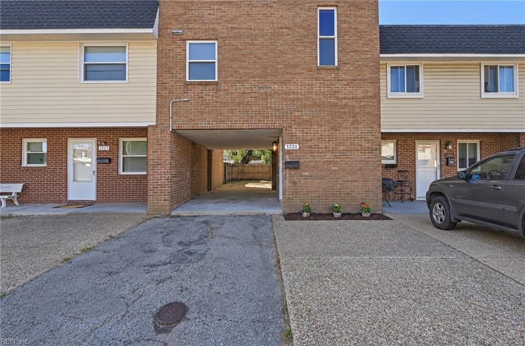 1221 Curie Court — photo
