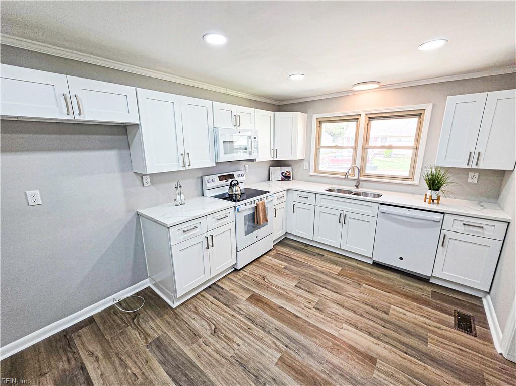 5341 Roslyn Drive — photo