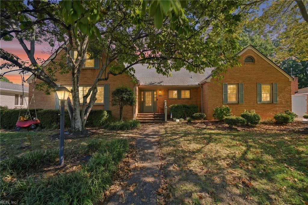 6820 Woodridge Drive — photo