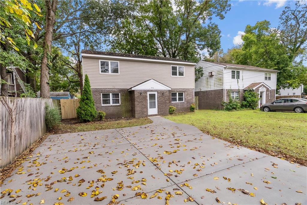 9554 Lakeside Drive — photo