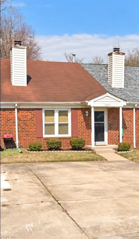 1054 Wickford Court — photo