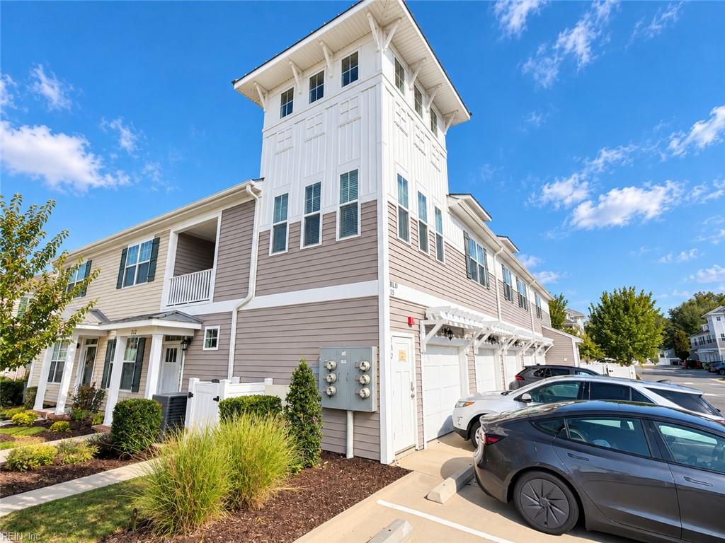 312 Fishers Court — photo