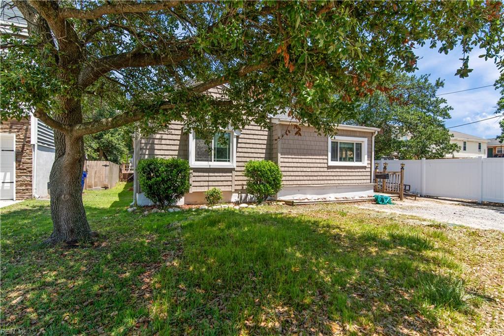 856 Little Bay Avenue — photo