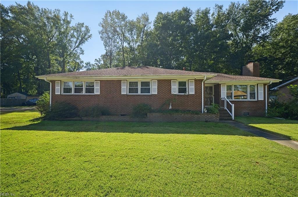 2220 Capri Circle — photo