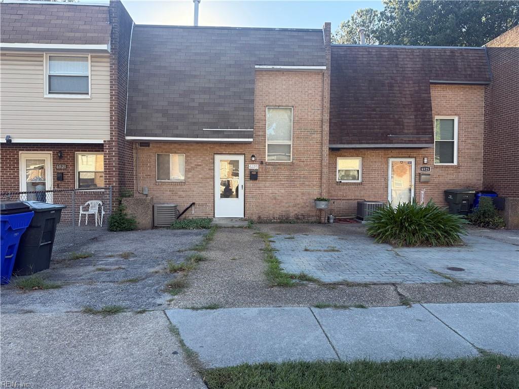 6523 Diesel Court — photo