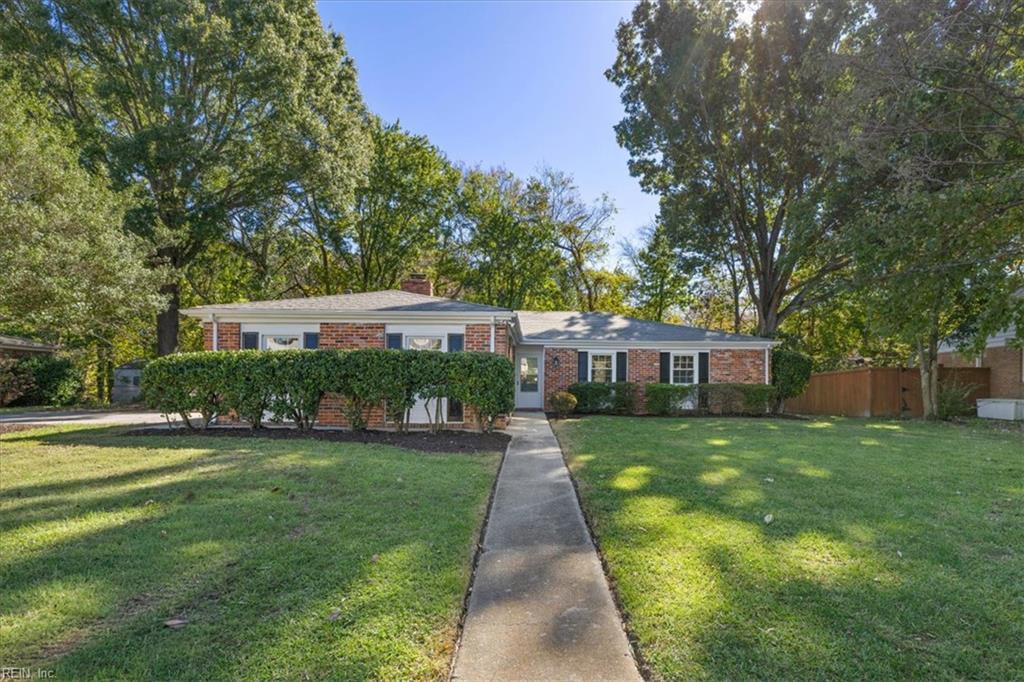 804 Duke of Suffolk Drive — photo