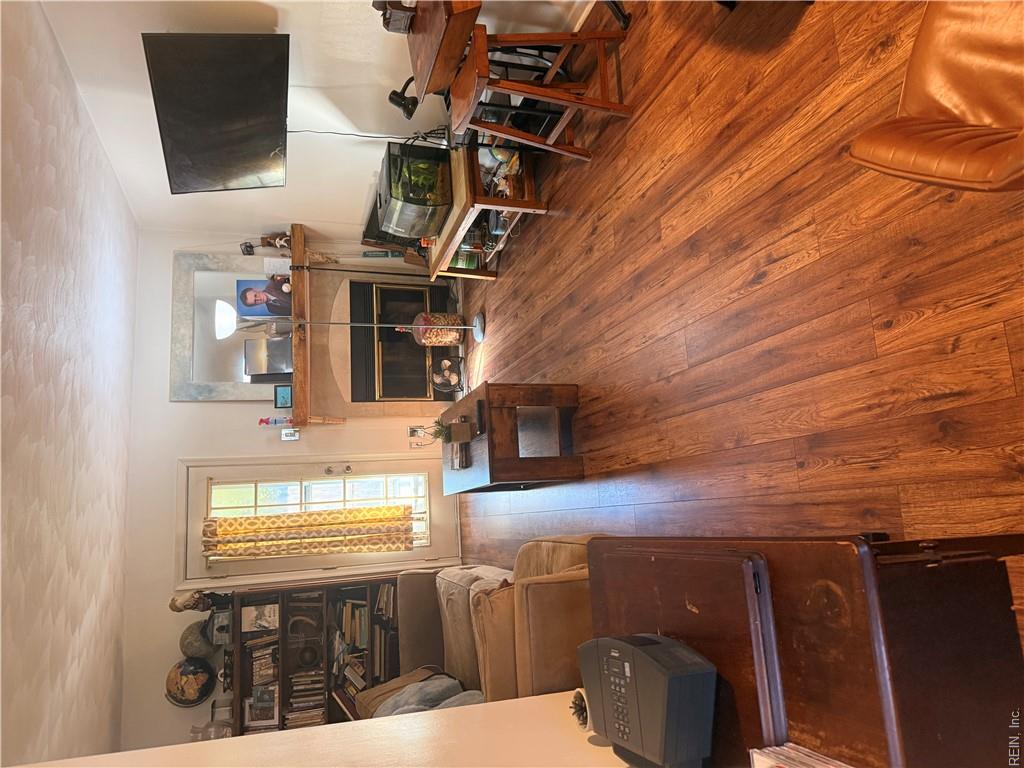 1411 Deerpond Lane — photo