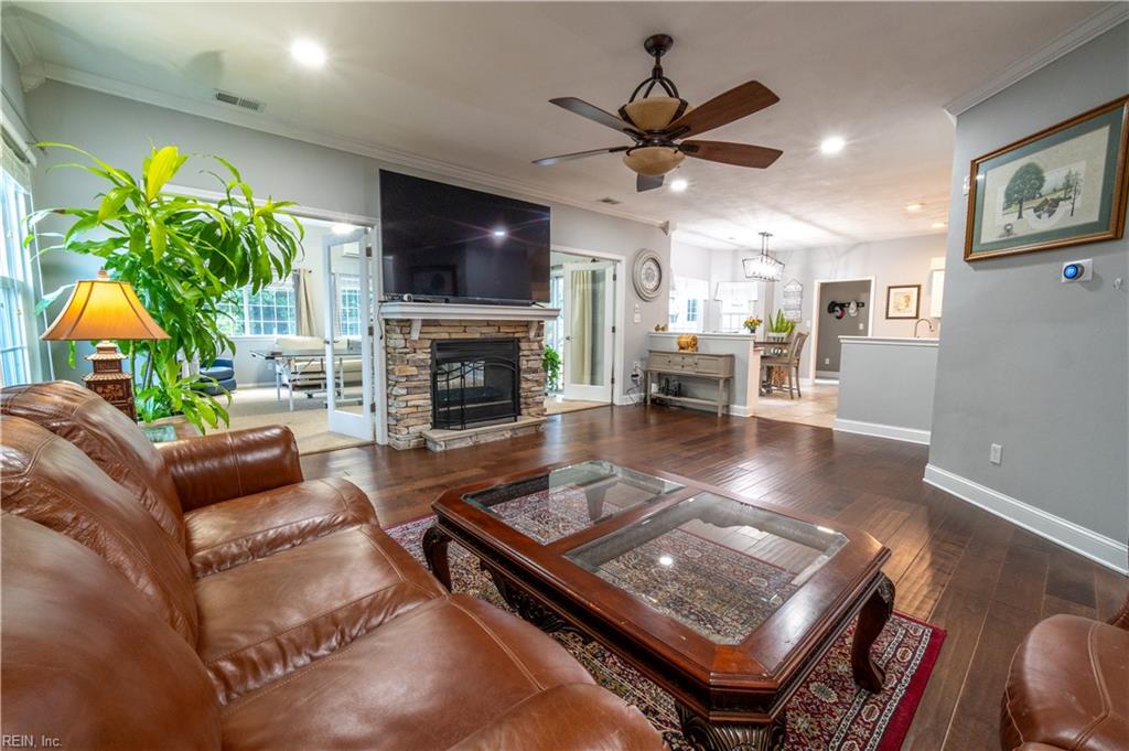 1841 Laurel Oak Lane — photo