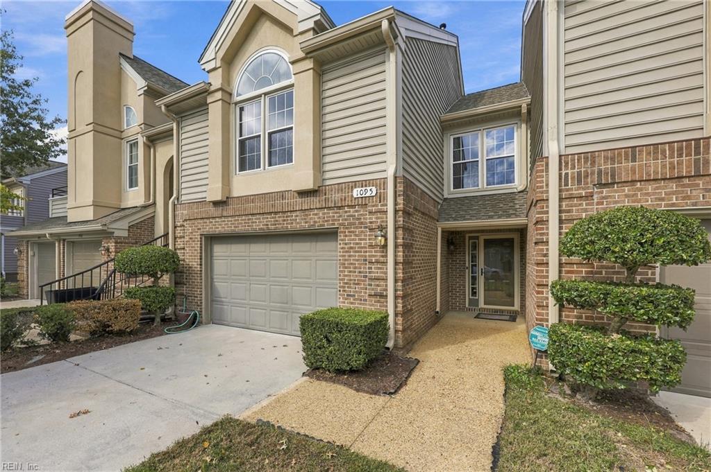 1095 Hanson Way — photo