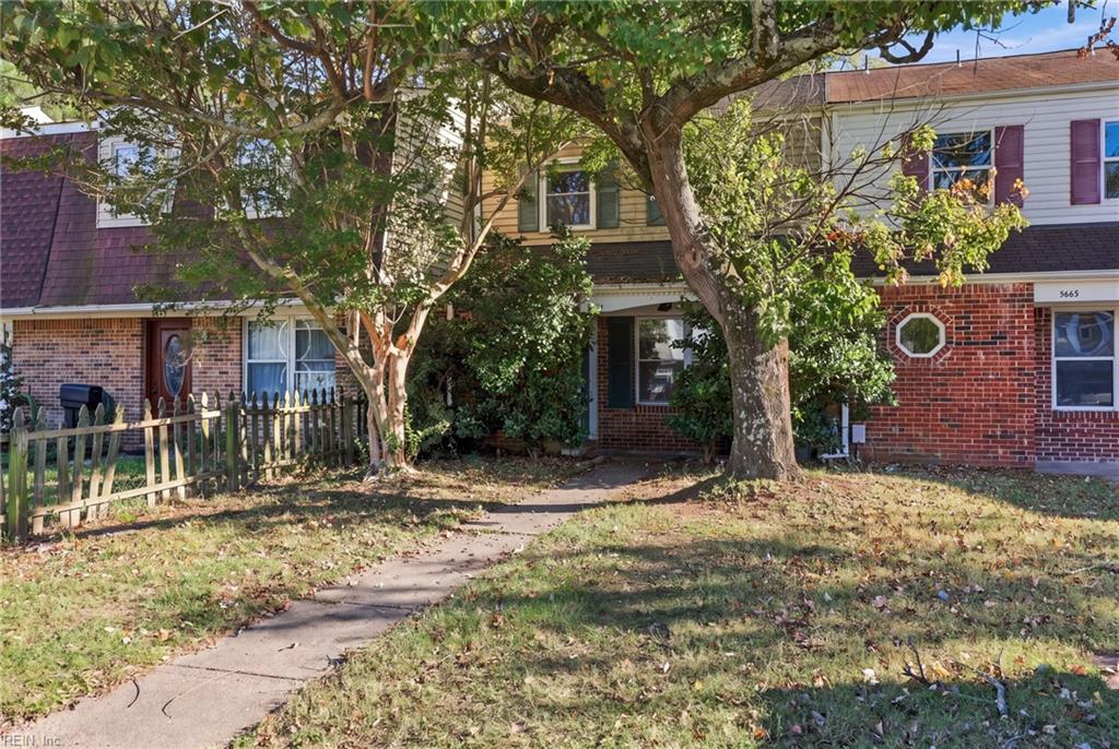 5661 Caxton Court — photo