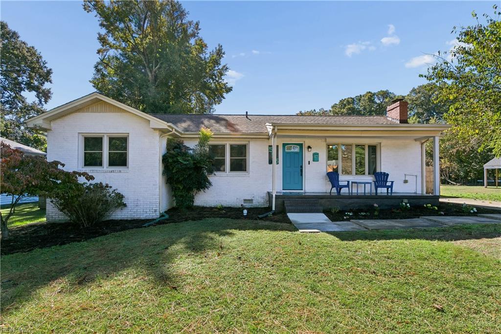 555 Blount Point Road — photo