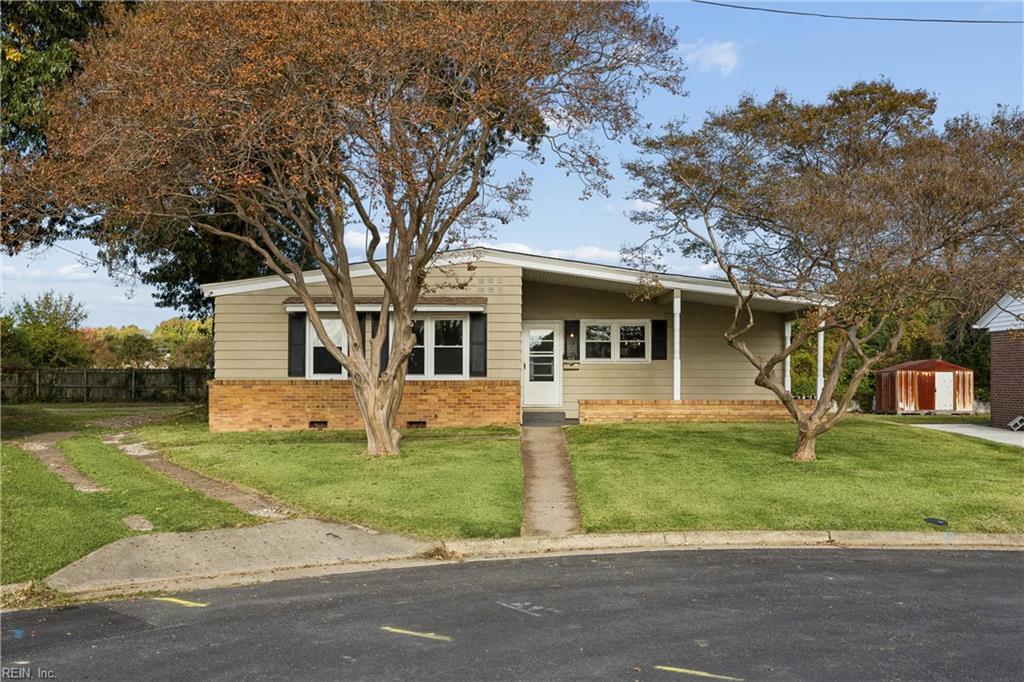 112 Findley Square — photo