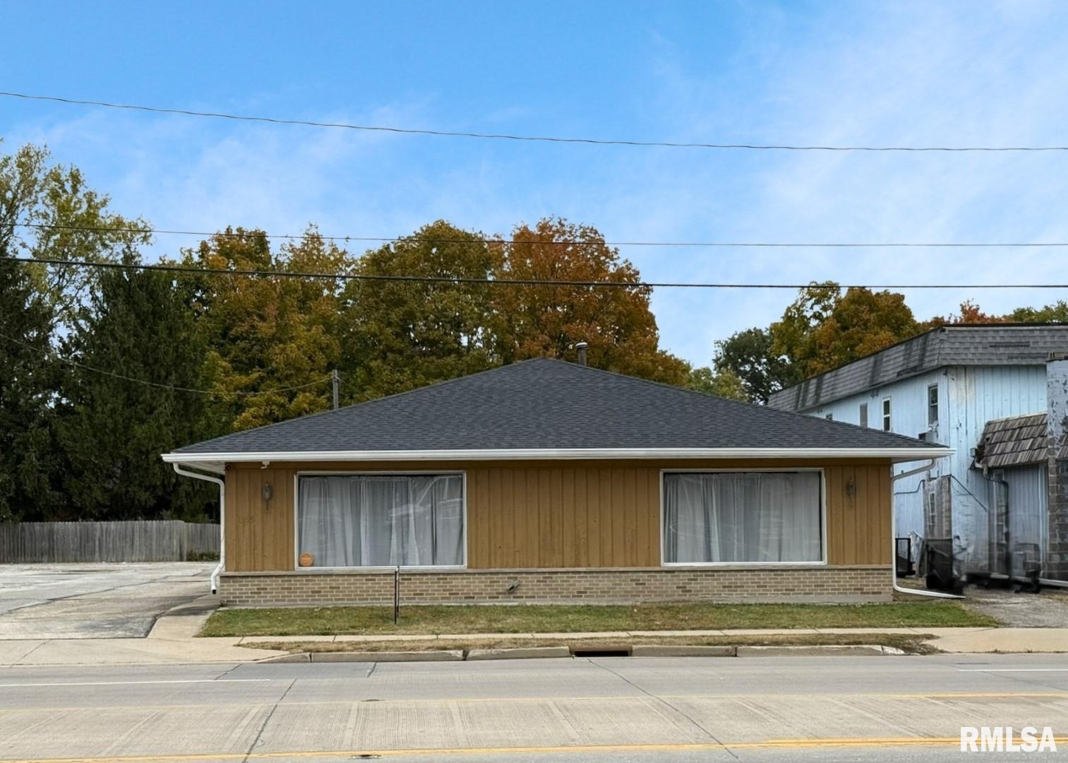 1055 N Henderson Street — photo