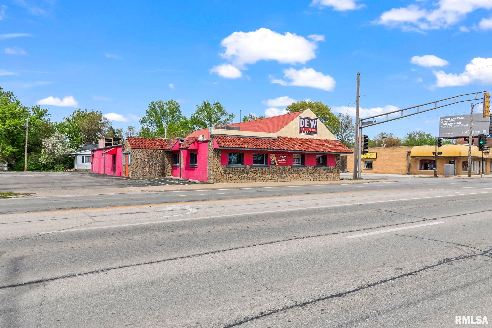 301 W North Grand Avenue — photo