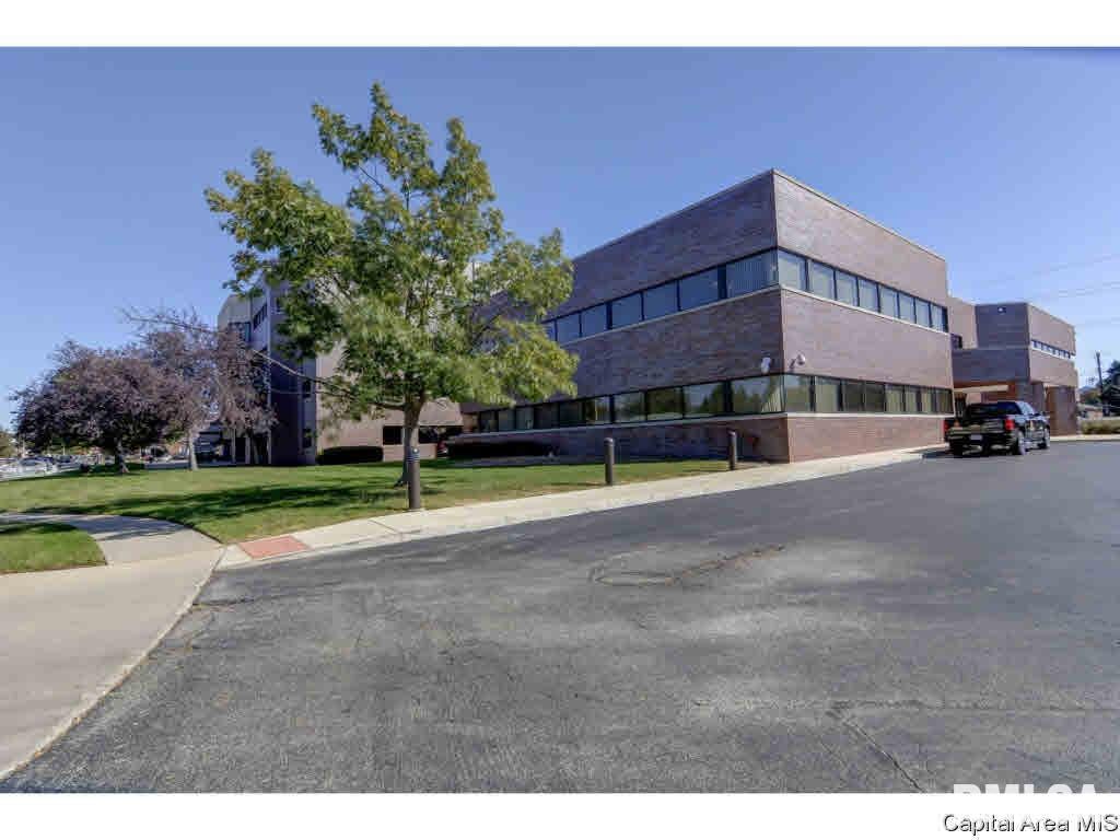 2451 W Monroe Street B — photo