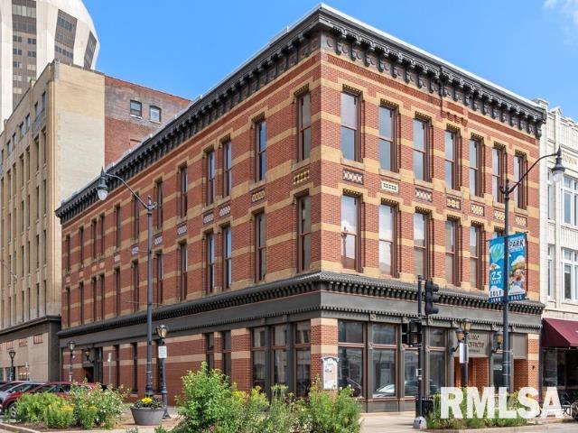 600 E Adams Street — photo