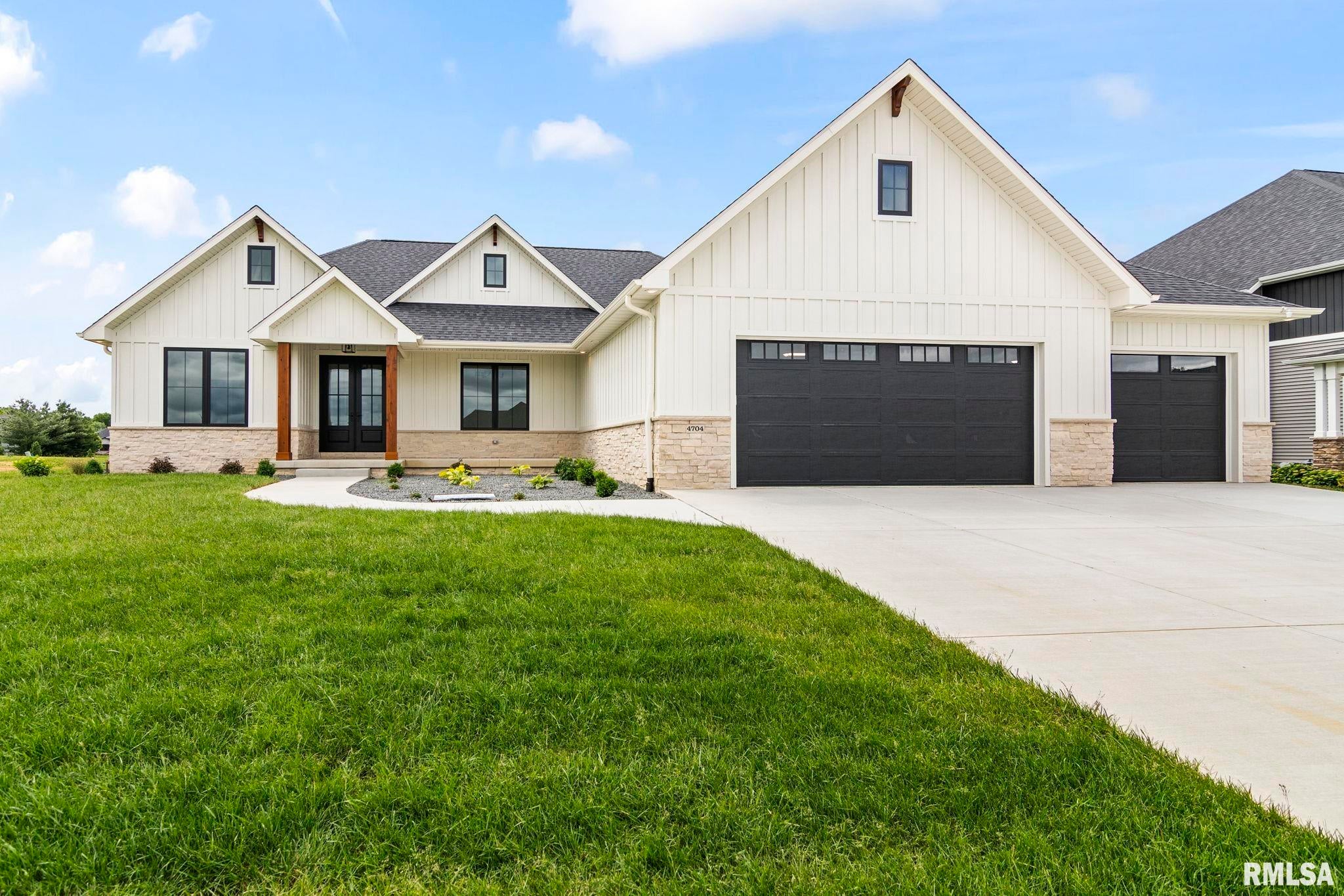 4704 Berkshire Crossing — photo