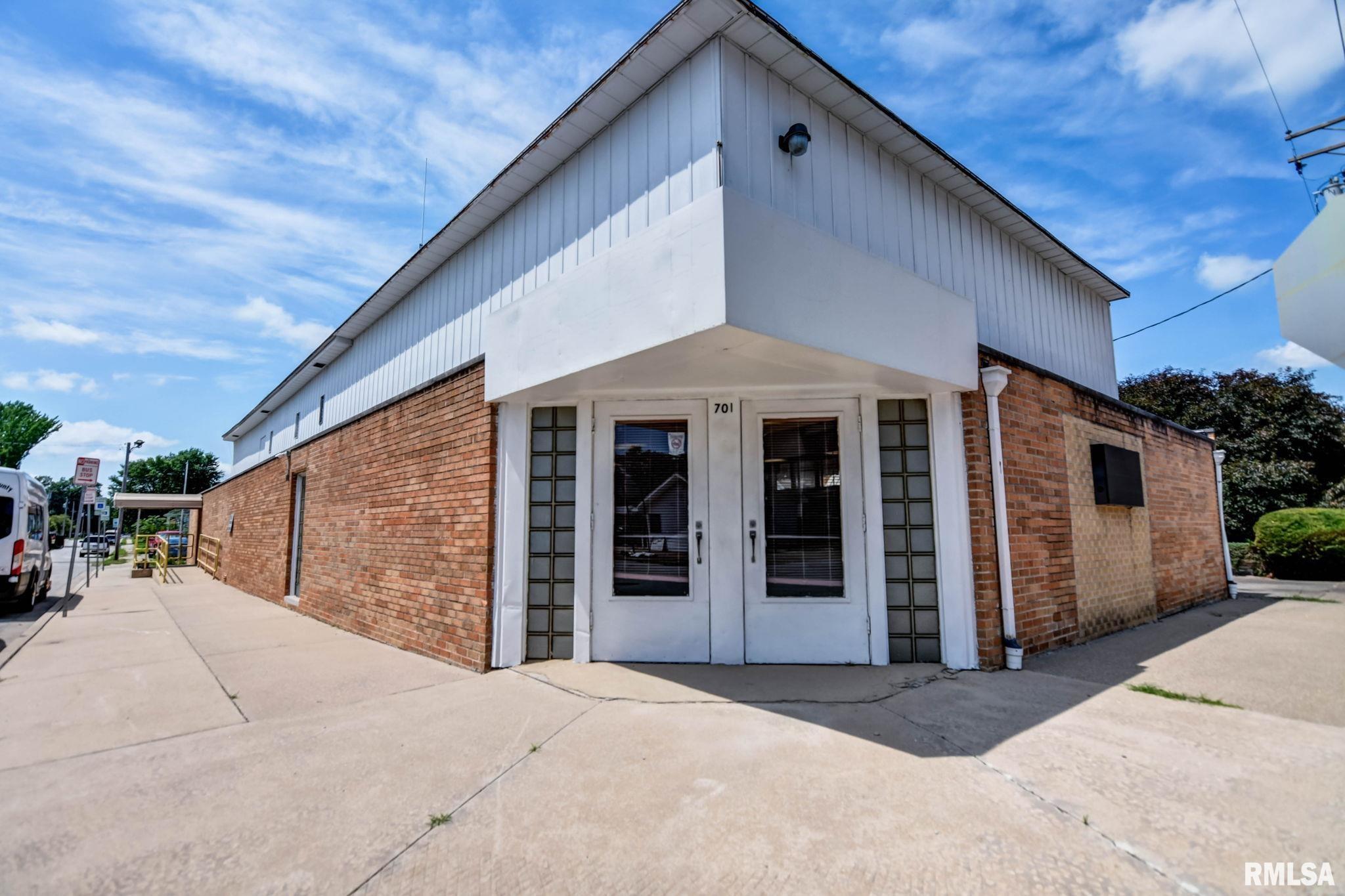 701 W Adams Street — photo