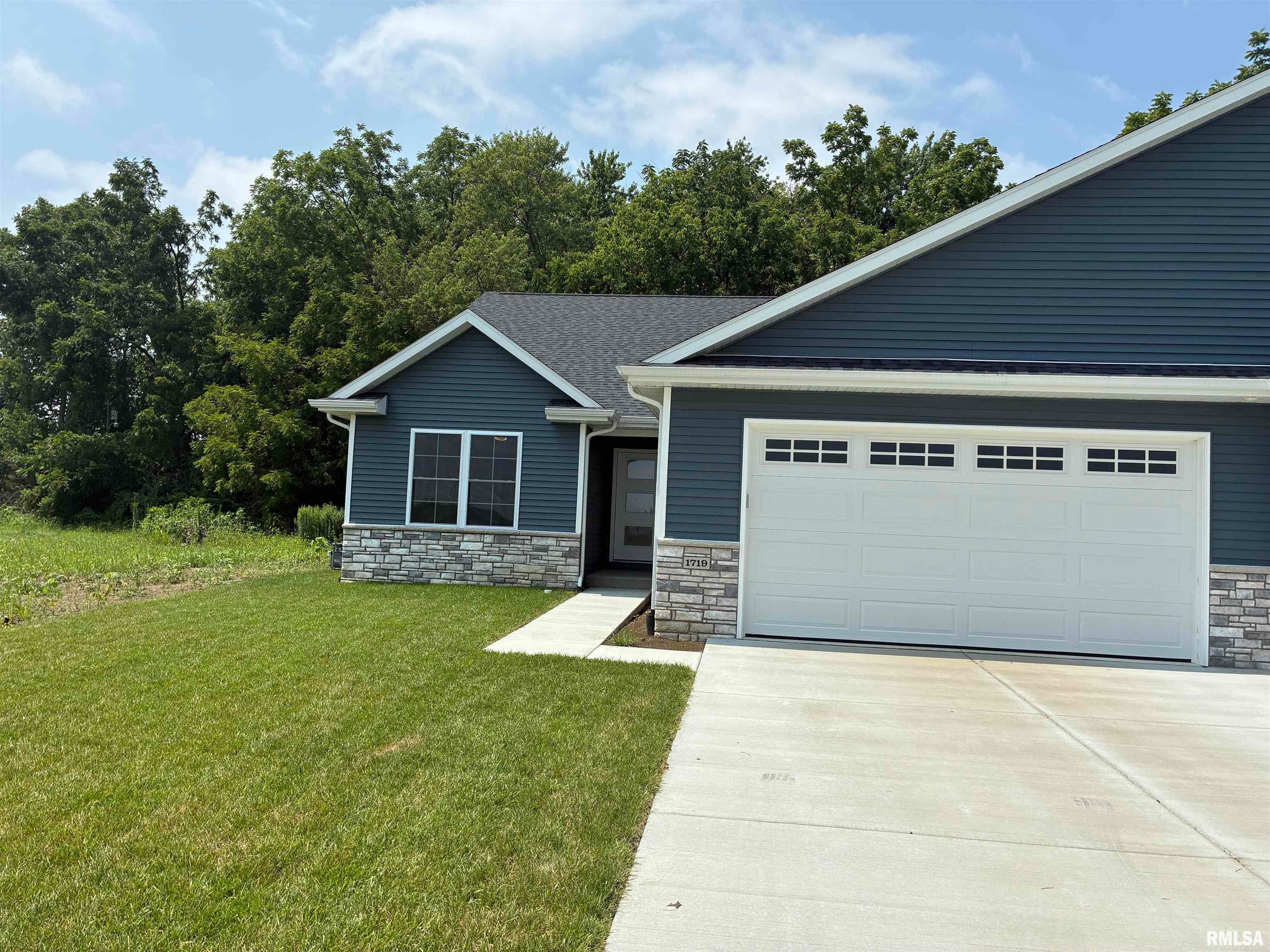 1719 Ambleside Drive — photo