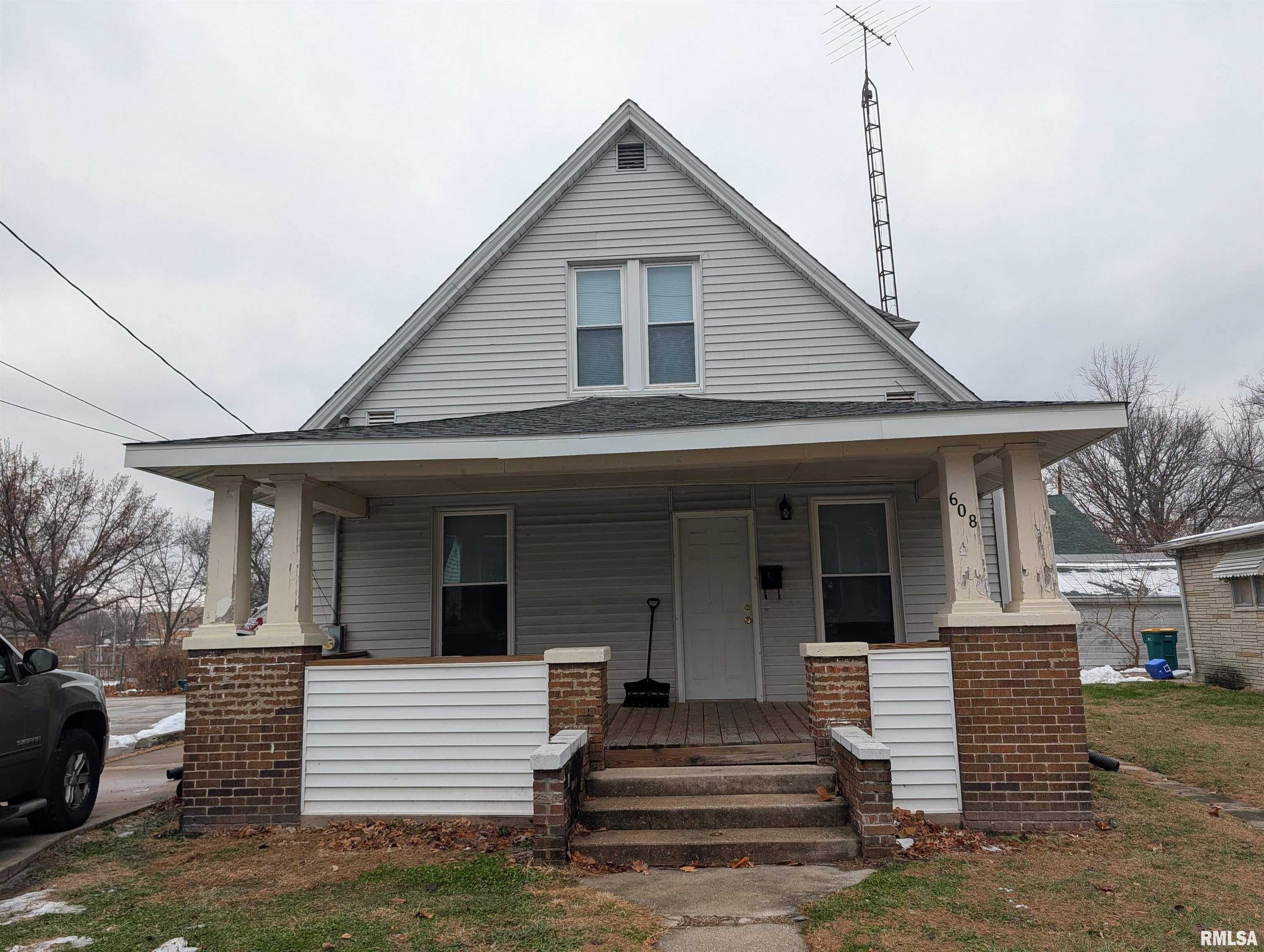608 W Calhoun Street — photo