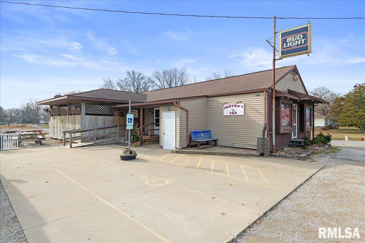 104 W Taylorville Road — photo