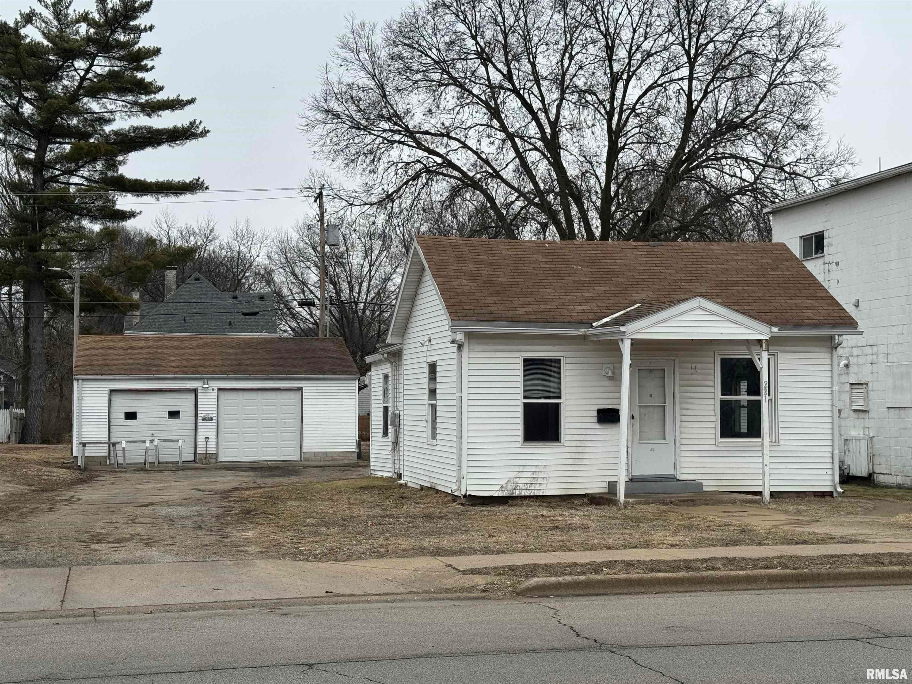 221 S Schrader Street — photo