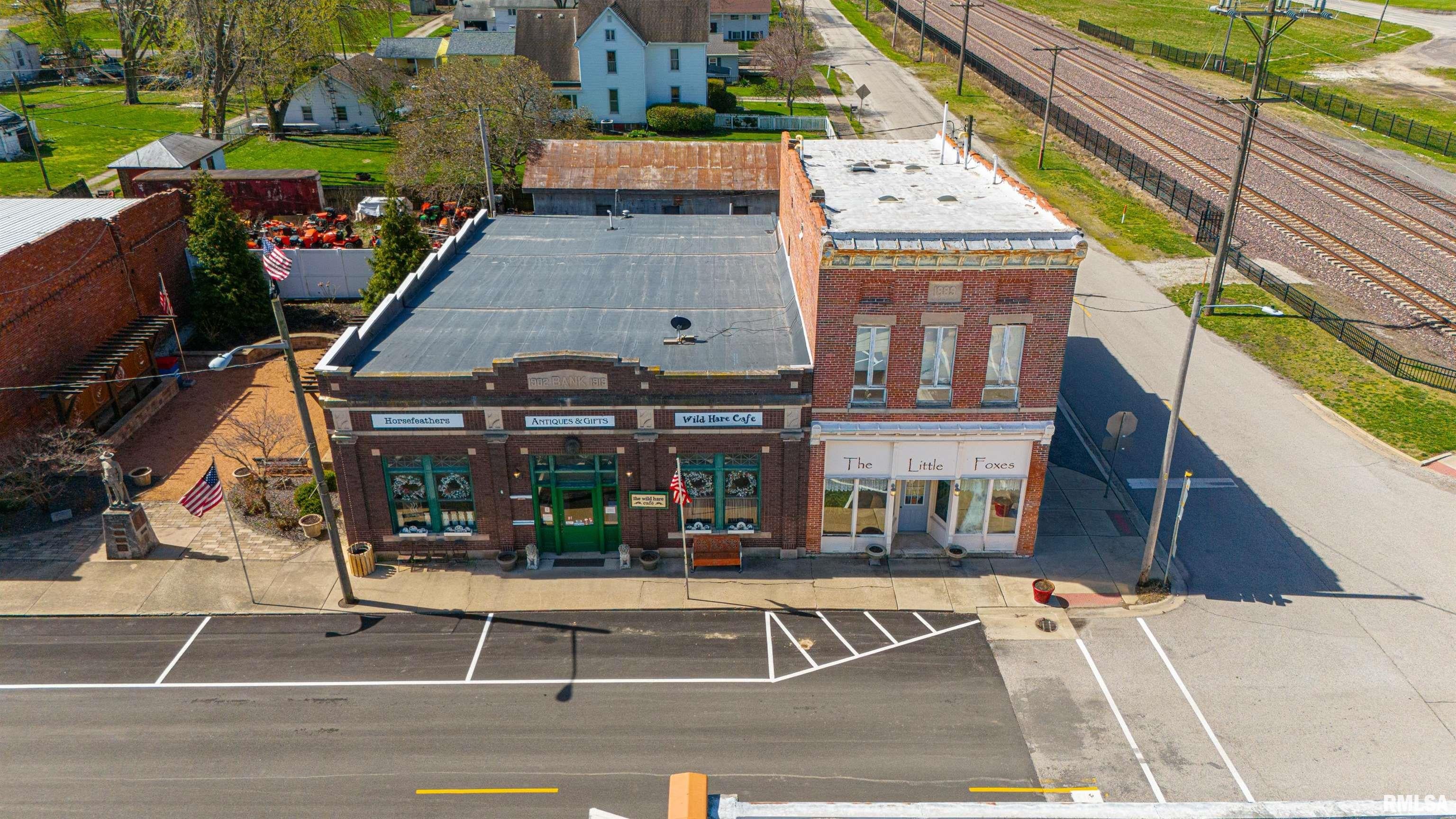 100-102 Governor Oglesby Street — photo