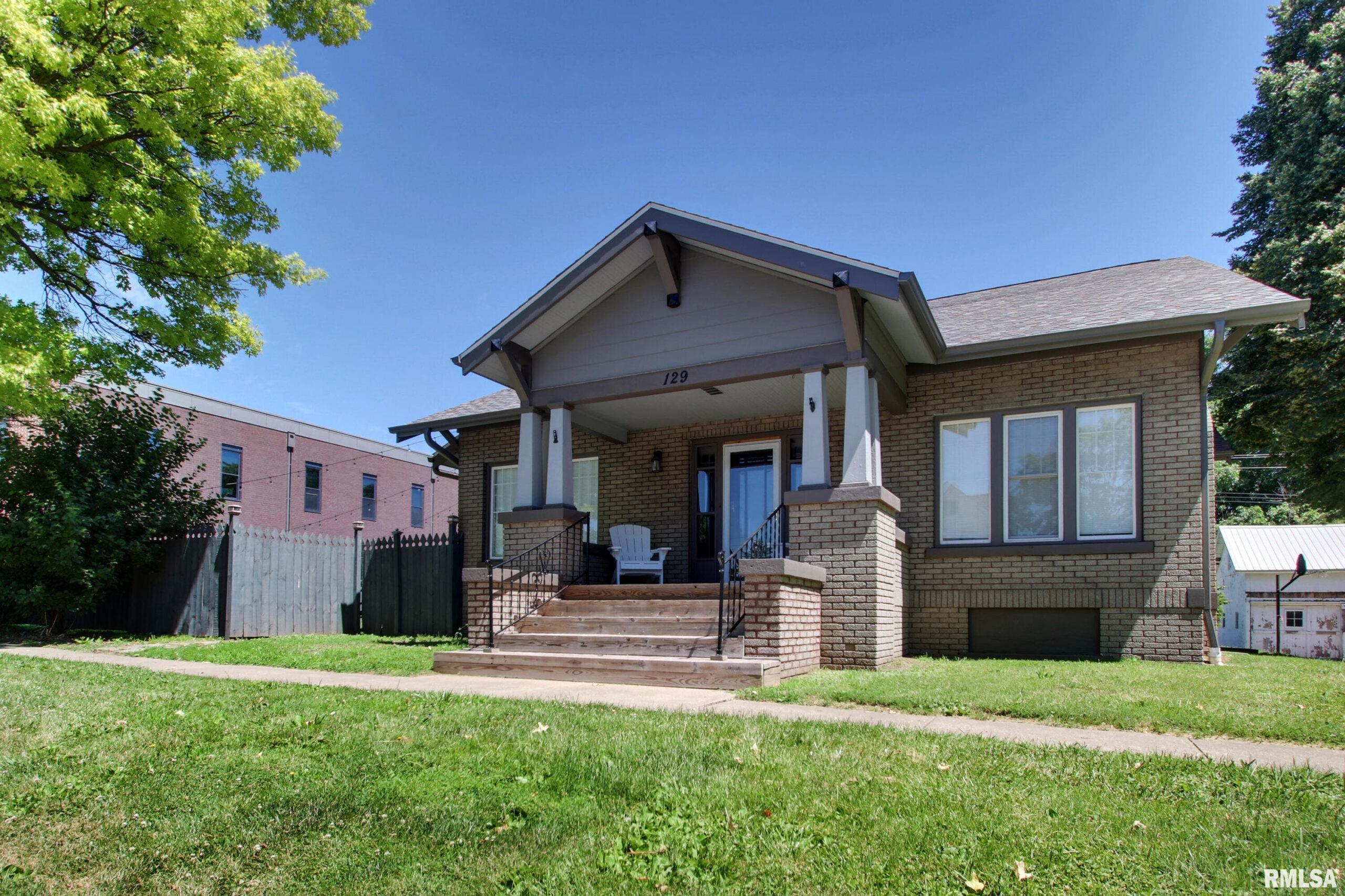 129 E Main Street — photo