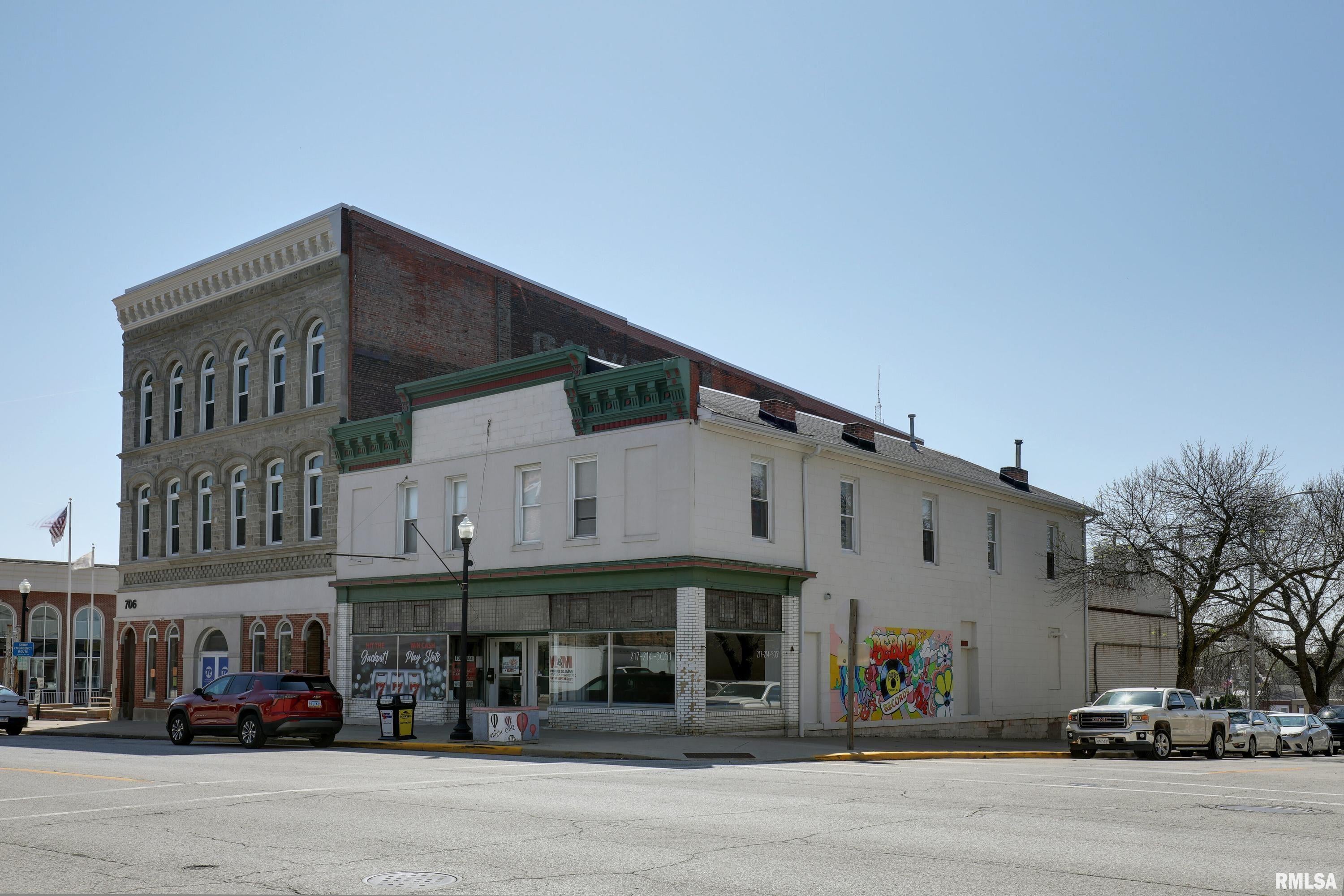 700 Maine Street — photo