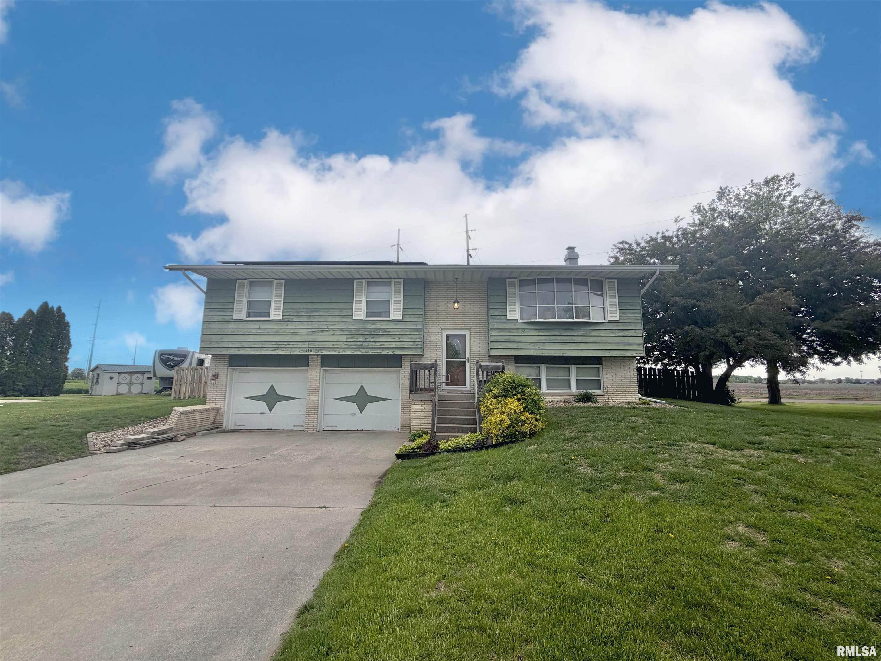 1701 N Woodbine Circle — photo