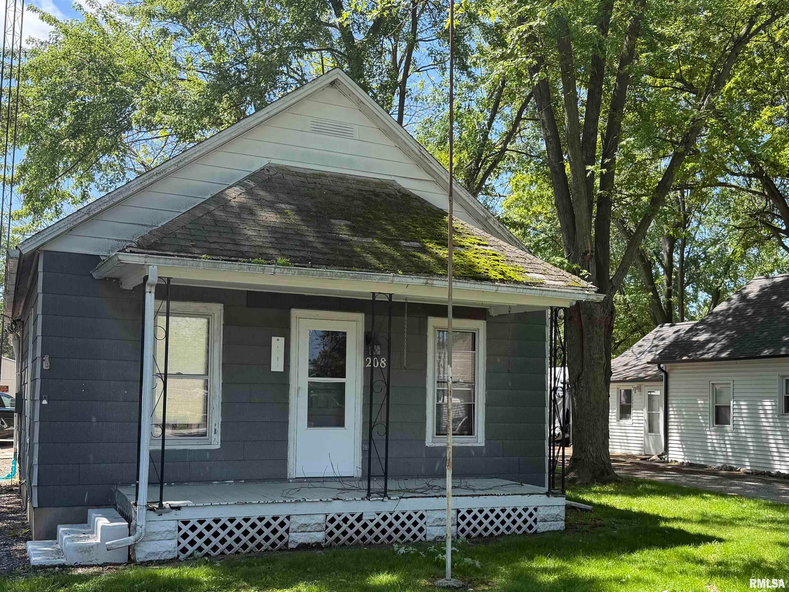 208 E Ebony Street — photo