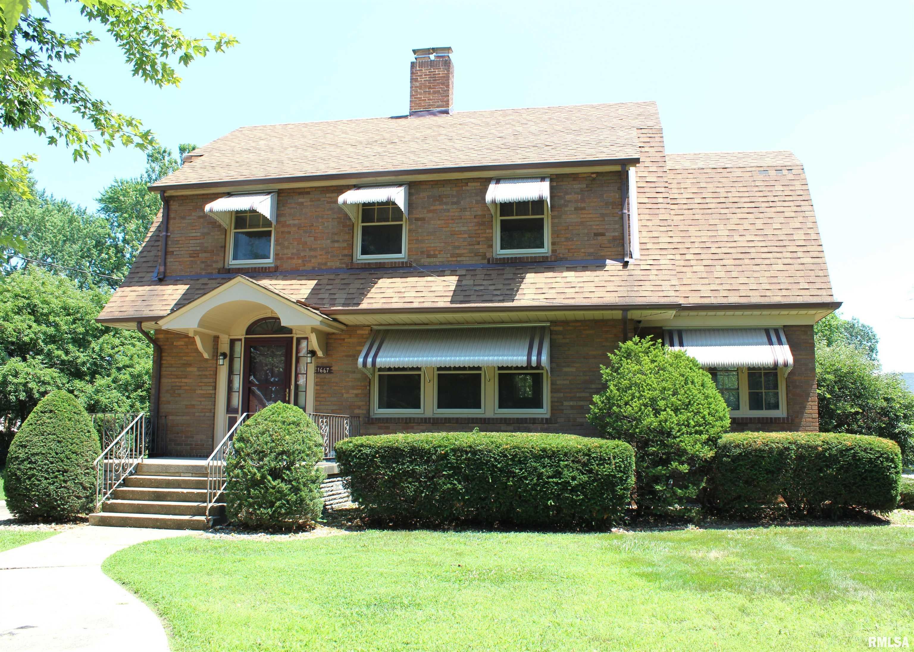 1667 N Prairie Street — photo