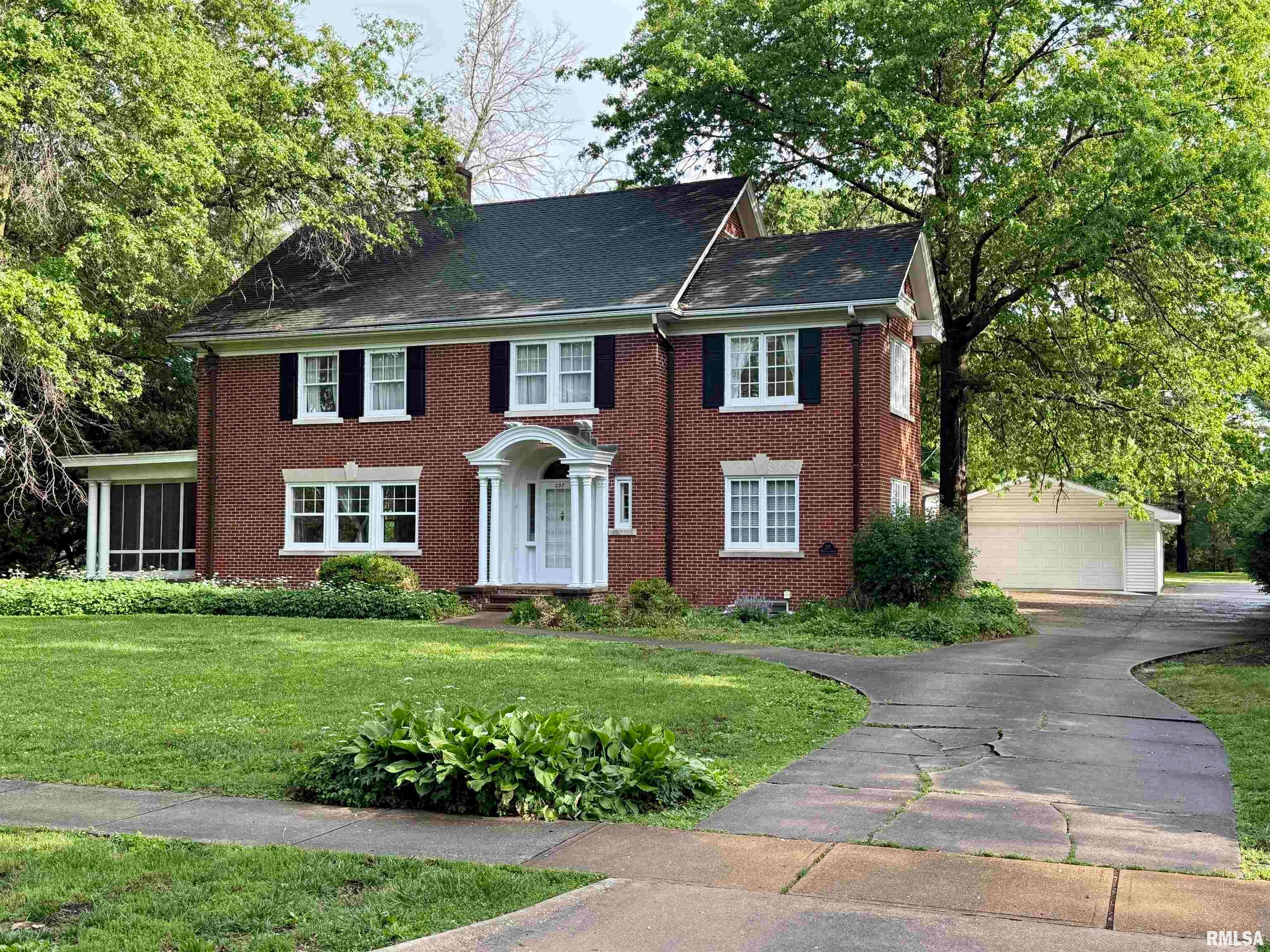 237 Park Lane Drive — photo