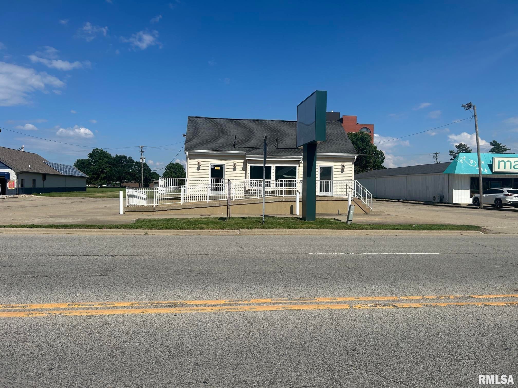 712 N Webster Street — photo