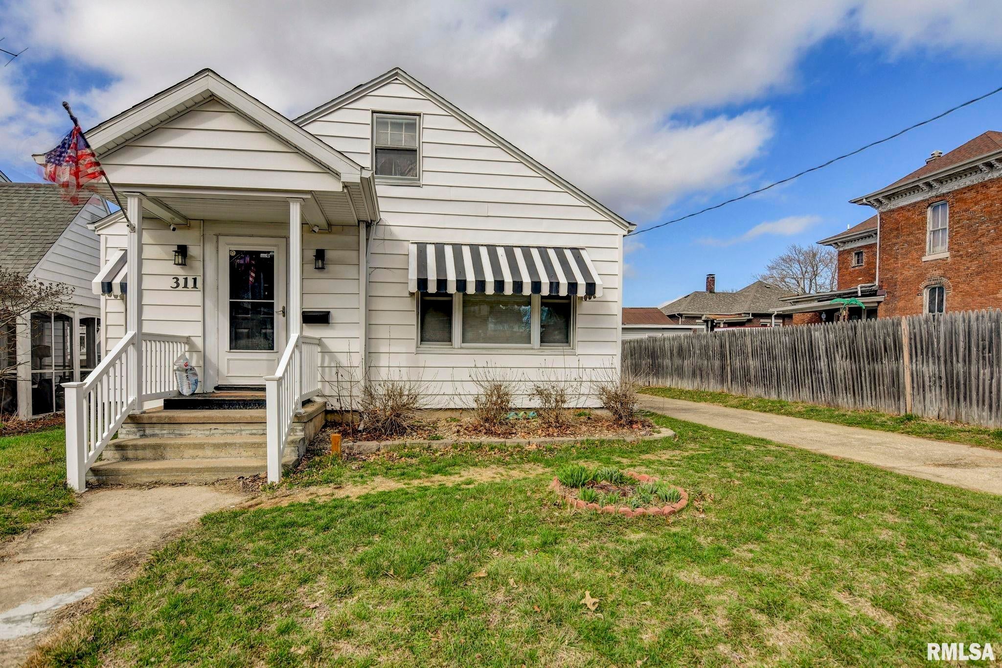 311 W Adams Street — photo