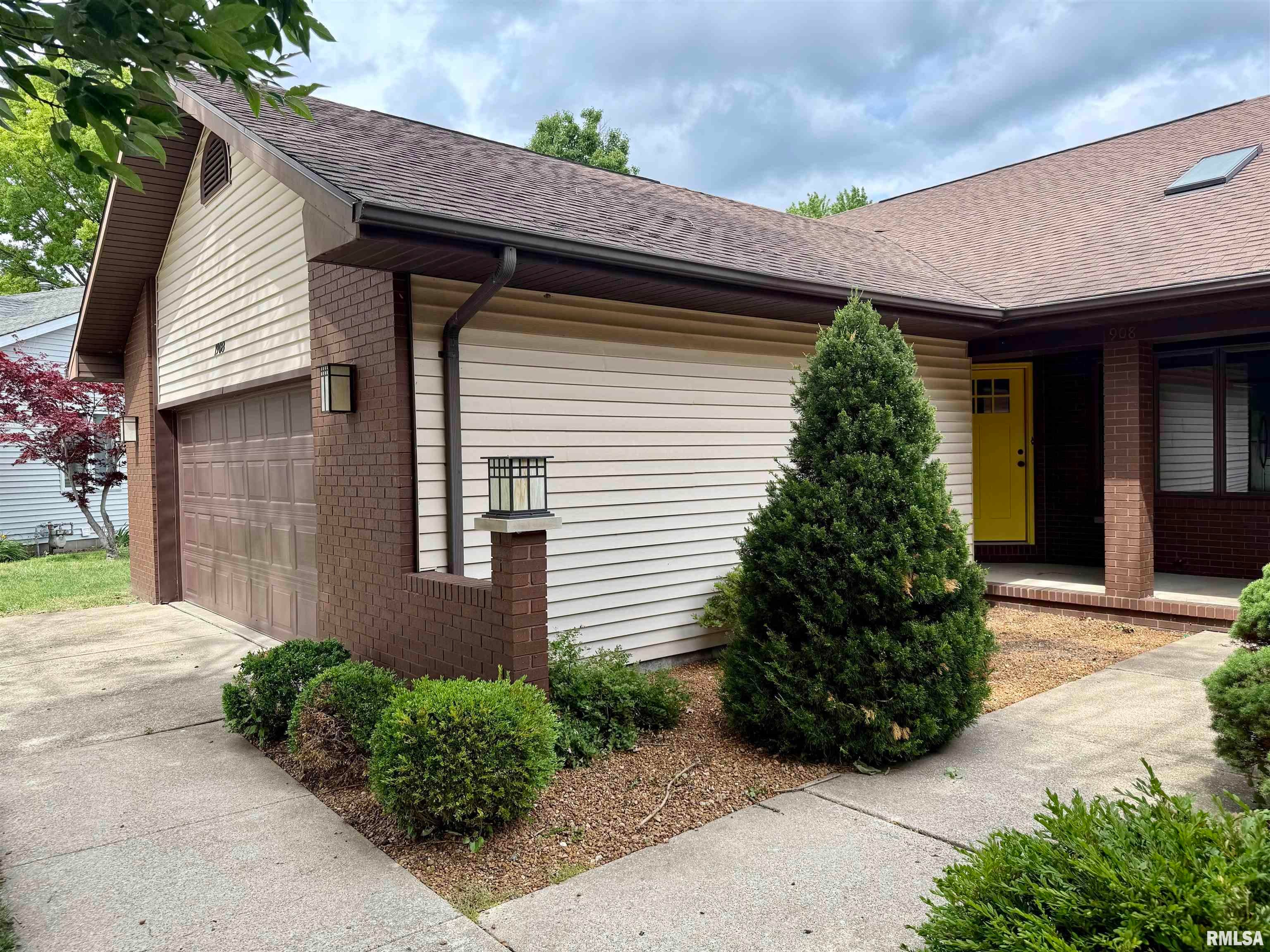 1908 BAYVIEW Court, Springfield, IL 62704 — photo 2