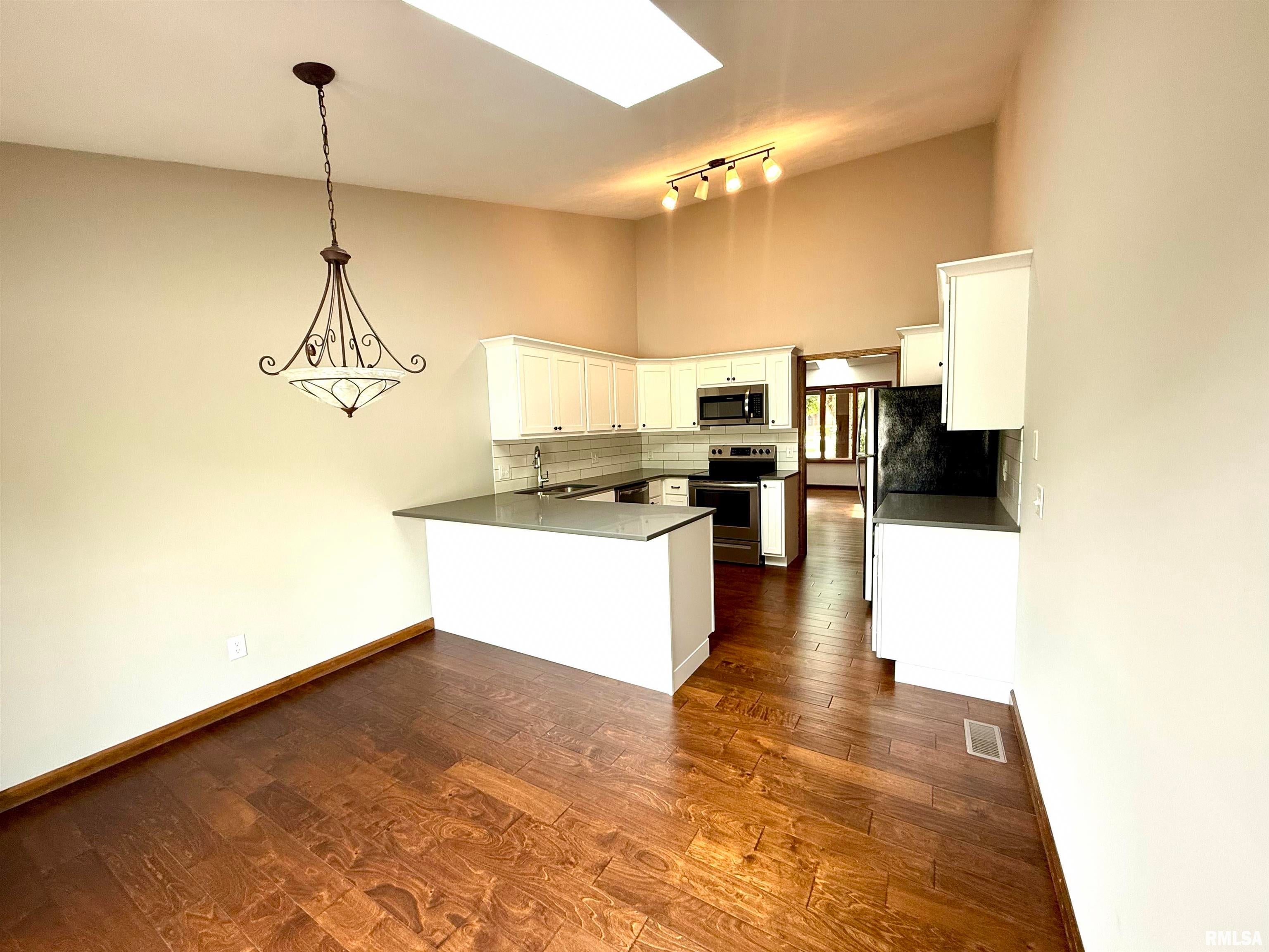 1908 BAYVIEW Court, Springfield, IL 62704 — photo 3