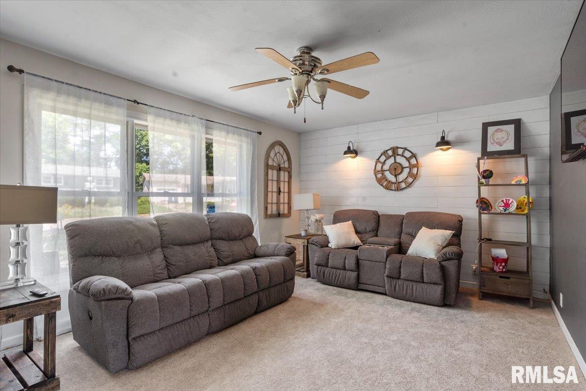 2 LARIAT Drive, Springfield, IL 62702 — photo 3